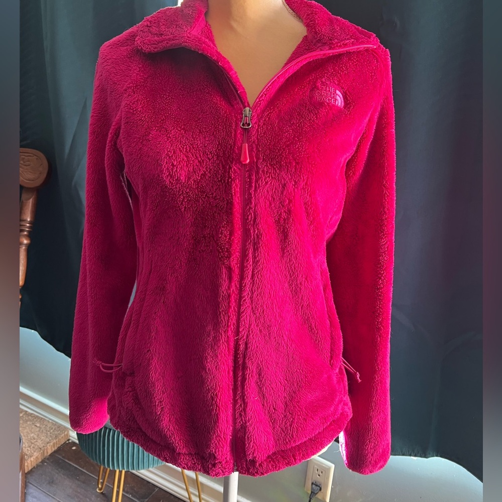 The North Face bright pink jacket🩷